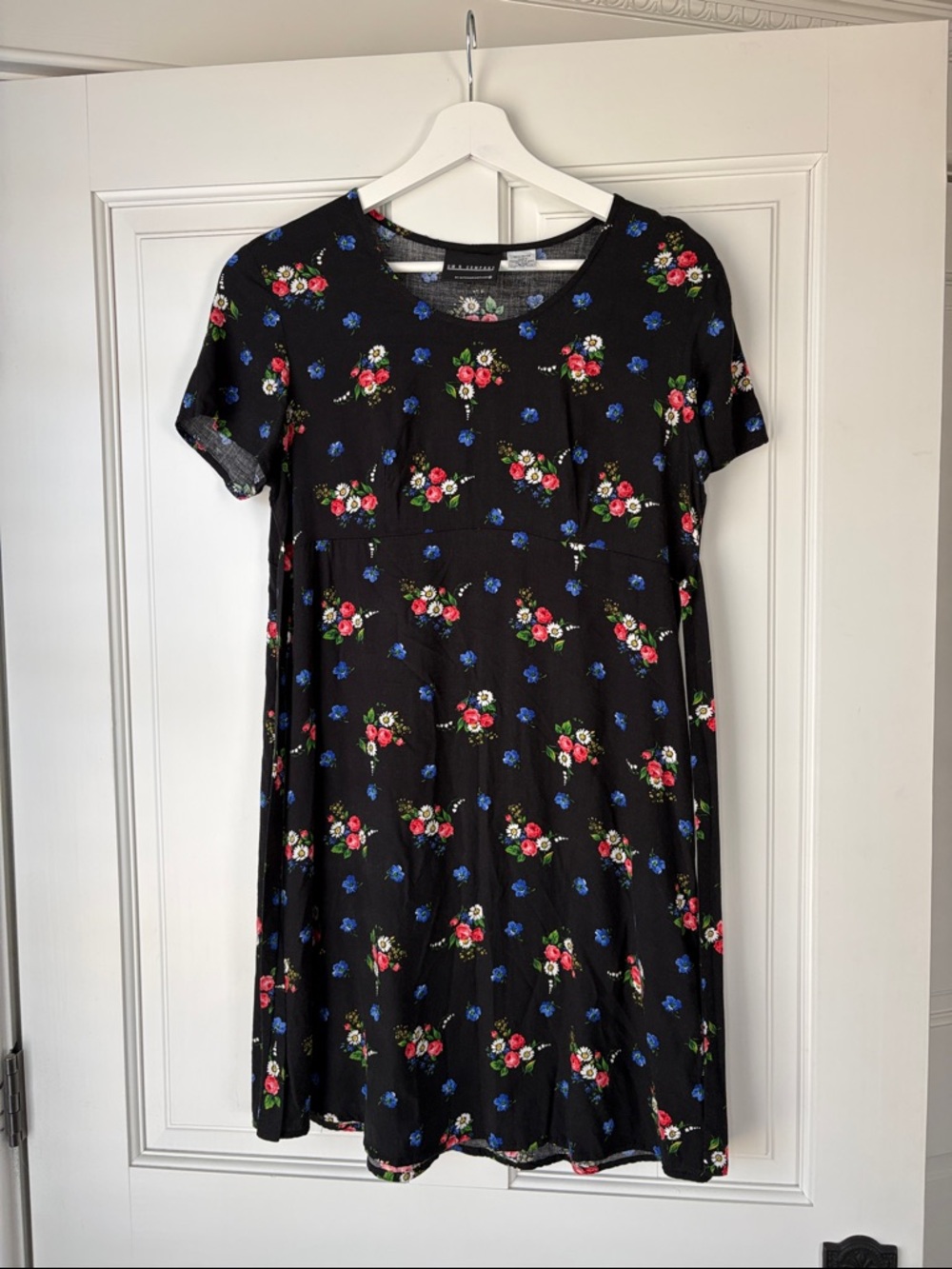 Vintage UM & Company Black Floral Short-Sleeve Swing Dress Medium size 9 10 - Picture 1 of 5